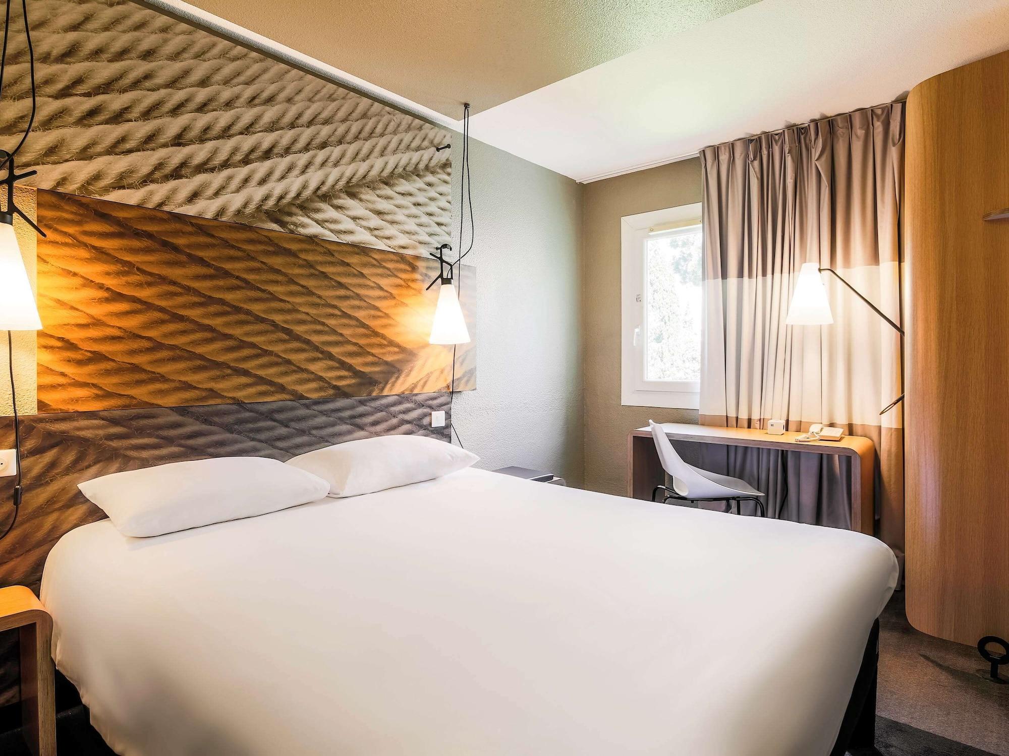 Ibis Carcassonne Est La Cite Hotel Exterior photo
